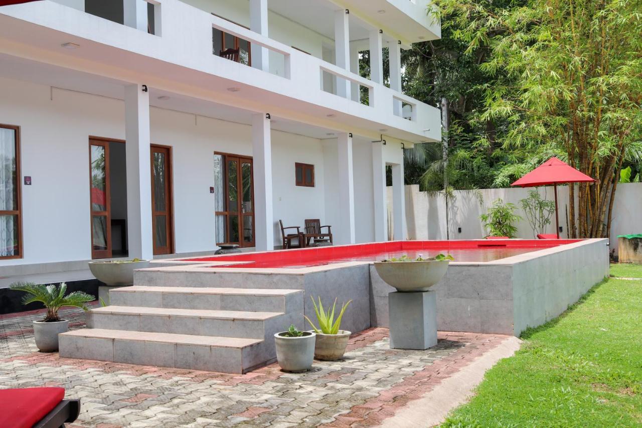 Villa Red Pool Hikkaduwa Buitenkant foto