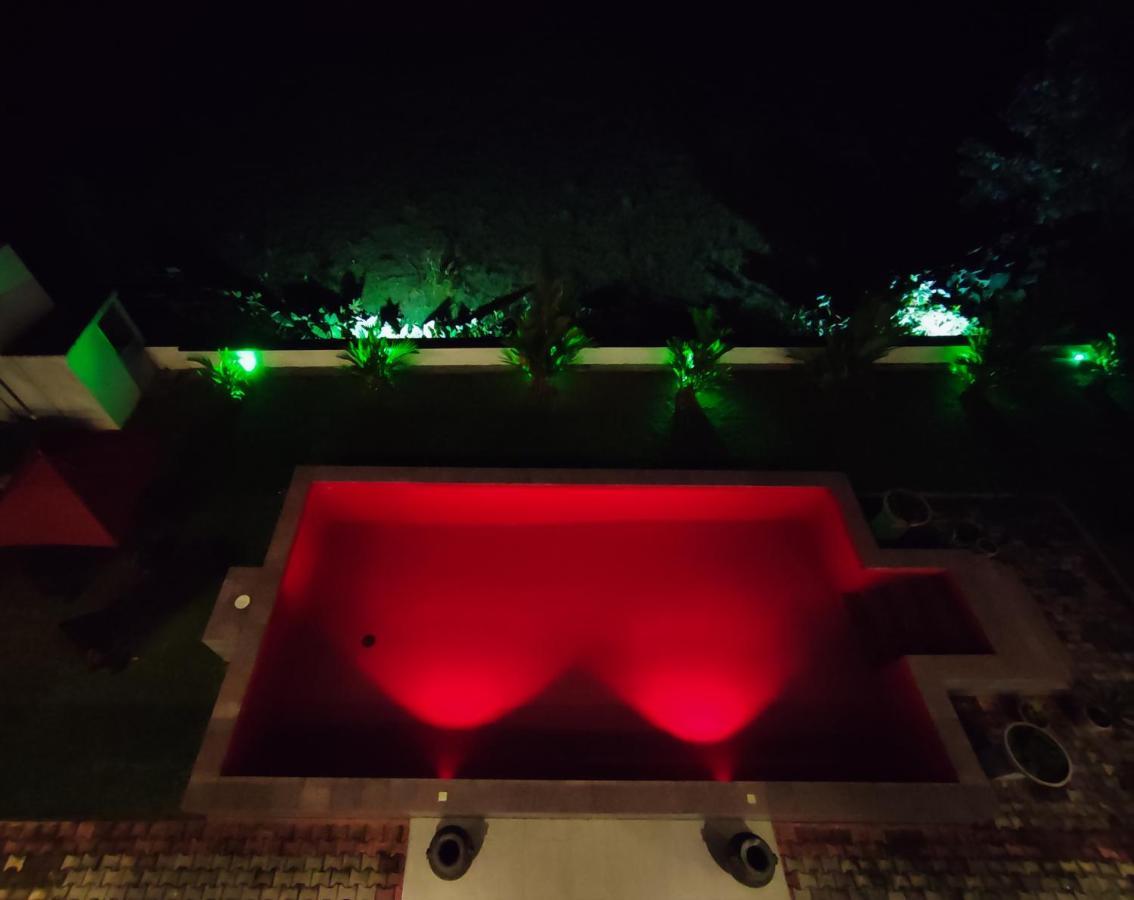 Villa Red Pool Hikkaduwa Buitenkant foto