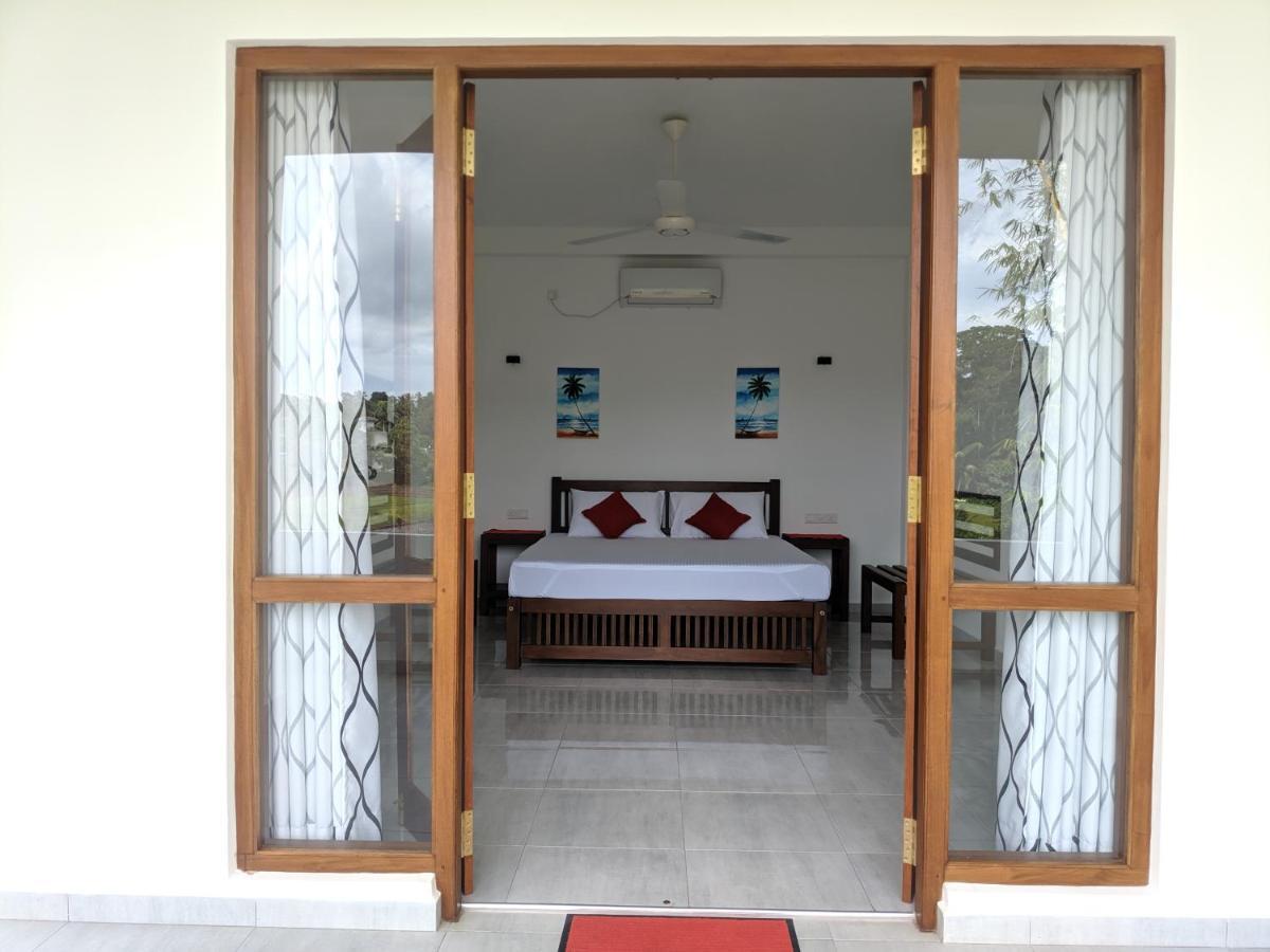 Villa Red Pool Hikkaduwa Buitenkant foto