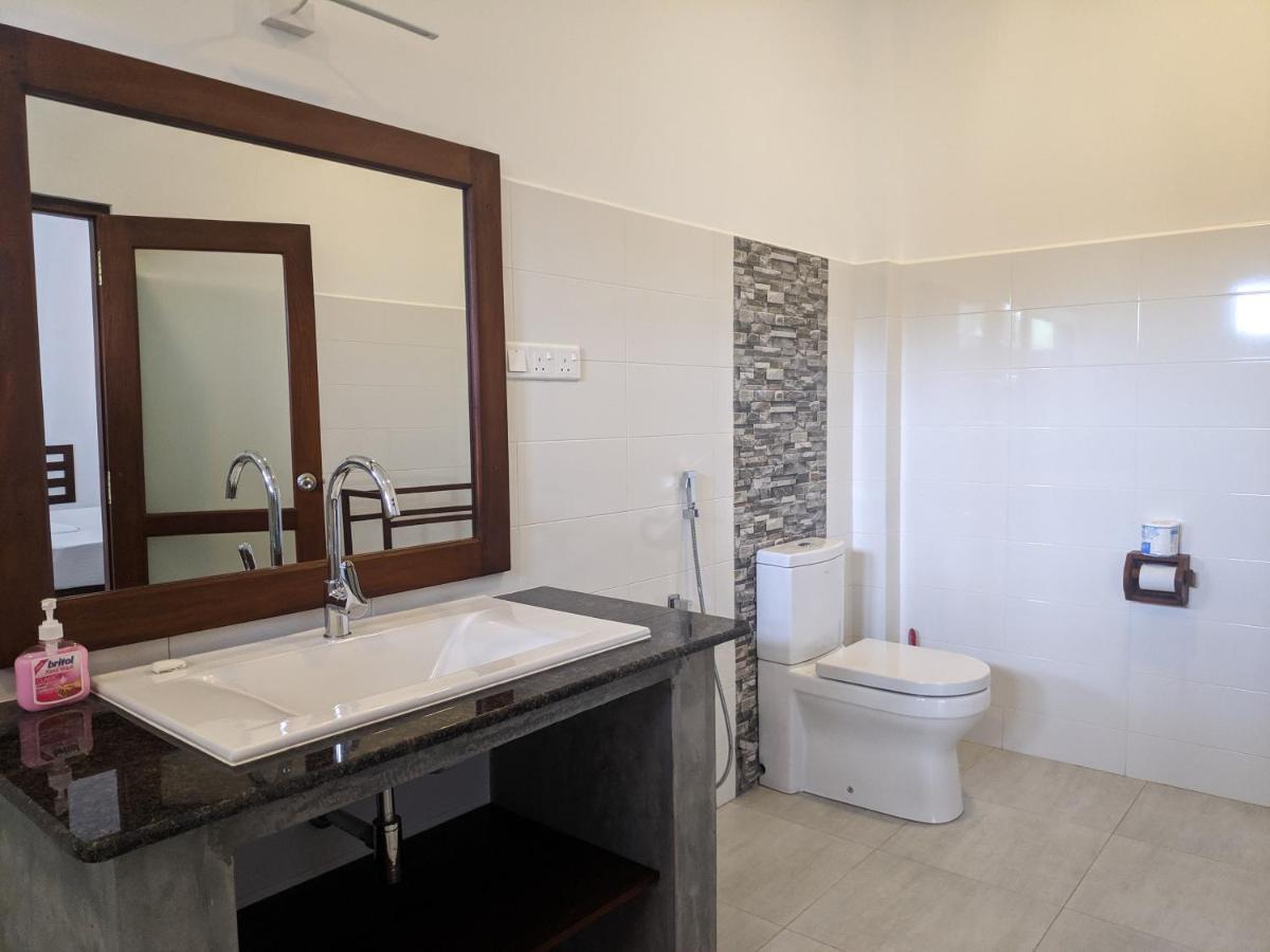 Villa Red Pool Hikkaduwa Buitenkant foto